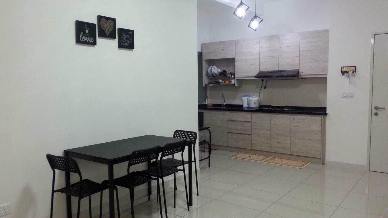 Az Homestay @ Southville City Банги Екстериор снимка