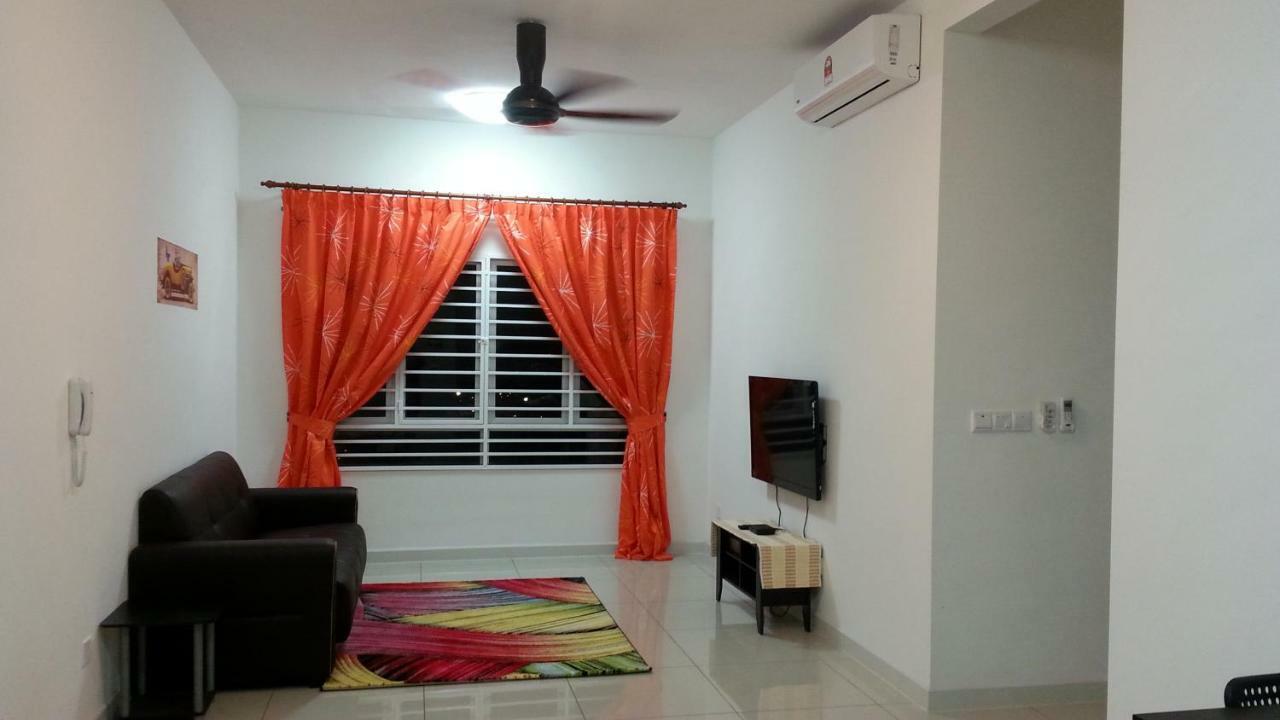 Az Homestay @ Southville City Банги Екстериор снимка